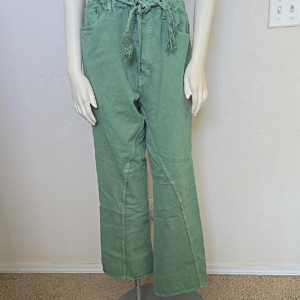 Chic Green Flare Jeans for Women